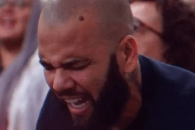 Dani Alves prêche à l’église évangélique Elim de Girona