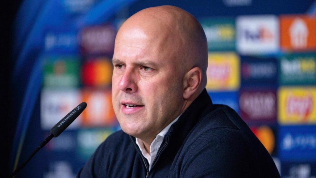 Liverpool met Arne Slot au pied du mur