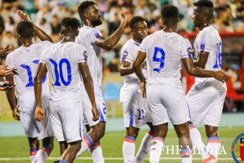 joueurs de la sélection haïtienne célébrant la qualification pour la Coupe du monde 2026 après la victoire 2–0 contre le Nicaragua.