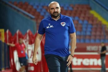 Mladen Žižović entraîneur de FK Radnicki 1923 décédé après une crise cardiaque en plein match