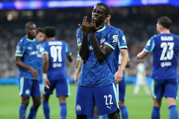 Les joueurs de l’OM célébrant un but lors d’une large victoire en Ligue 1