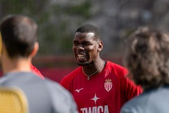 Paul Pogba souriant en maillot de l’AS Monaco lors de son retour dans le groupe professionnel