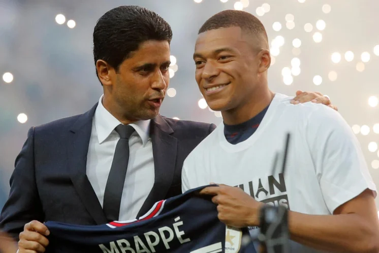 Kylian Mbappé et Nasser Al-Khelaïfi, au cœur d’un litige tranché par les prud’hommes de Paris
