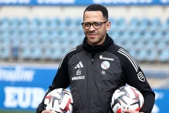 Chelsea garde un œil sur Liam Rosenior