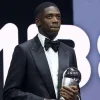 Ousmane Dembélé avec son trophée The Best FIFA 2025