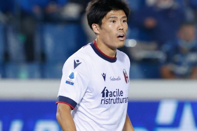 Takehiro Tomiyasu est sur le point de rejoindre l’Ajax en tant que joueur libre.