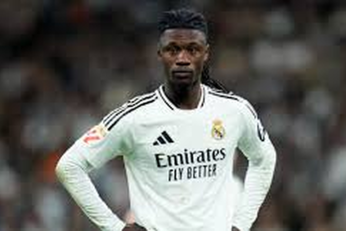 Eduardo Camavinga n’est plus intouchable au Real Madrid et son dossier pourrait animer le prochain mercato.