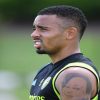 Gabriel Jesus sous le maillot d’Arsenal, annoncé comme priorité de Palmeiras pour un retour au pays.