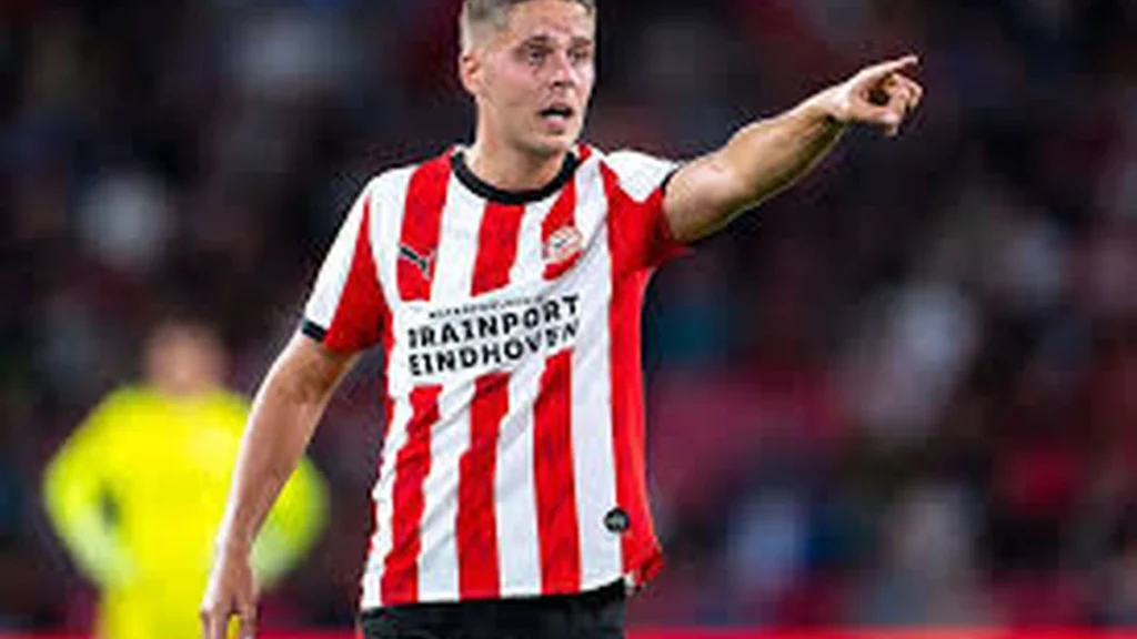 Accord annoncé entre le PSV et Fenerbahçe pour Joey Veerman