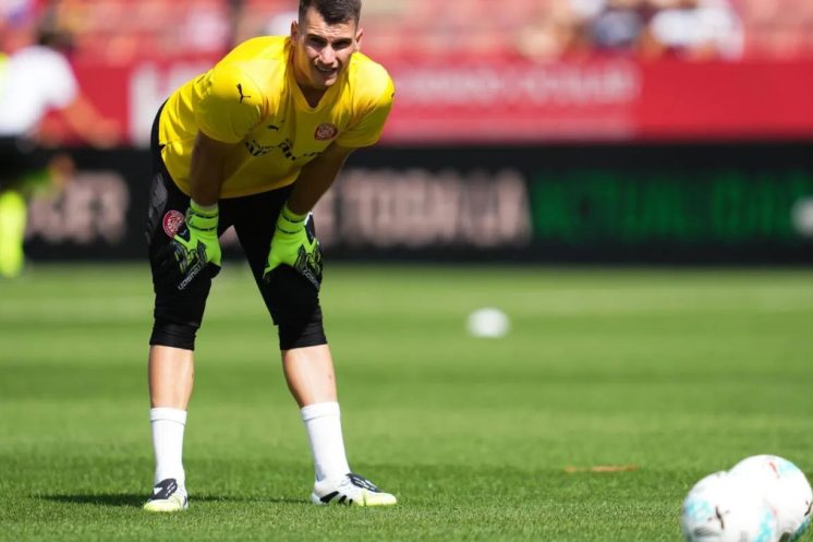 Dominik Livaković reste coincé sur le banc à Gérone et prépare déjà un possible départ en janvier.