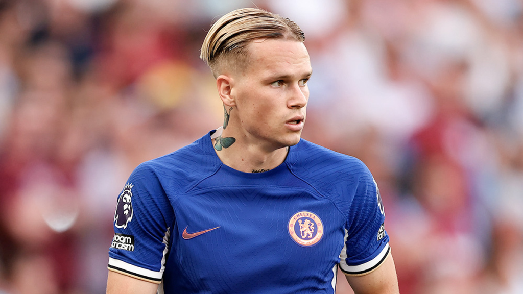 Chelsea ferme la porte à Leeds pour Mudryk