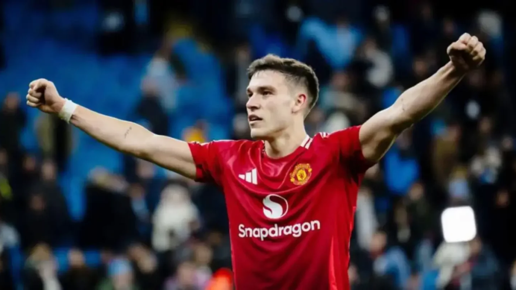 Man United pousse 4 joueurs vers la sortie