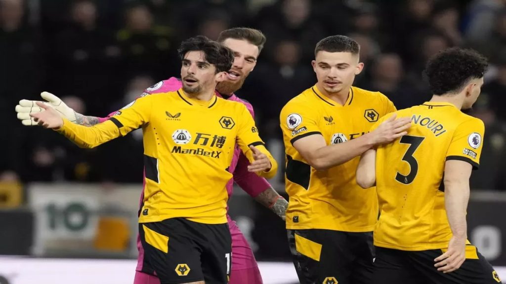 Wolverhampton au plus bas seulement 2 points après 18 journées