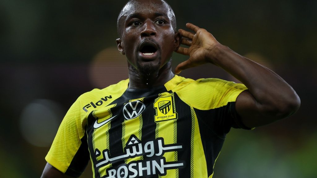 Moussa Diaby pousse pour l’Inter et attend une nouvelle offre
