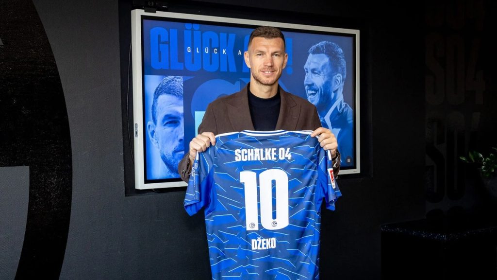 Edin Džeko signe à Schalke 04 et s’offre un nouveau défi à 39 ans
