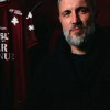 Benoît Tavenot pose avec les couleurs du FC Metz après l’officialisation de sa nomination.