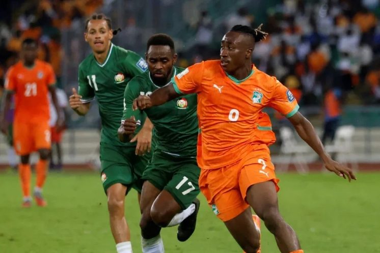 Yan Diomandé avec la Côte d’Ivoire alors que le PSG et d’autres grands clubs européens surveillent sa situation.