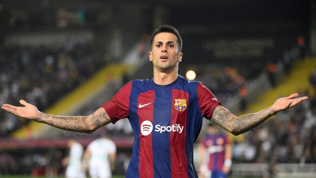 Barcelone veut garder João Cancelo sans payer 15 millions