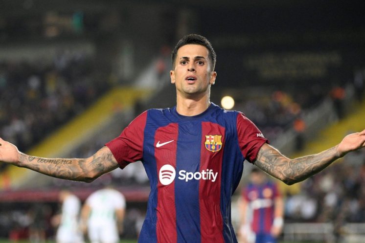 João Cancelo au cœur d’un dossier mercato, Barcelone veut boucler un prêt avec Al Hilal.