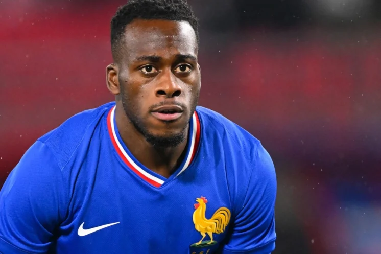 Arnaud Kalimuendo va découvrir la Bundesliga sous les couleurs de Francfort.