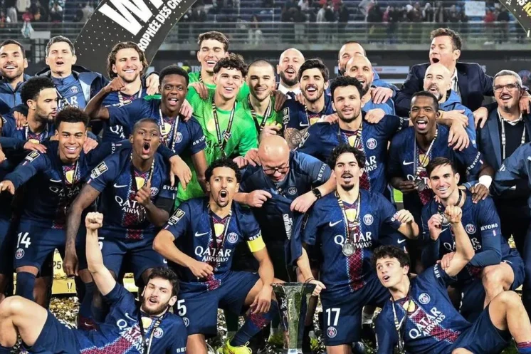 Le PSG a dominé l’OM aux tirs au but et soulève le Trophée des Champions pour démarrer l’année 2026.