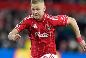 Oleksandr Zinchenko a atterri à Amsterdam avant sa visite médicale à l’Ajax.