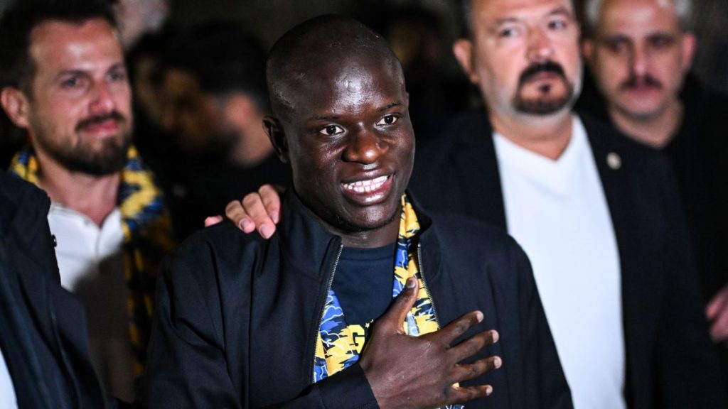 N’Golo Kanté signe à Fenerbahçe et revient en Europe