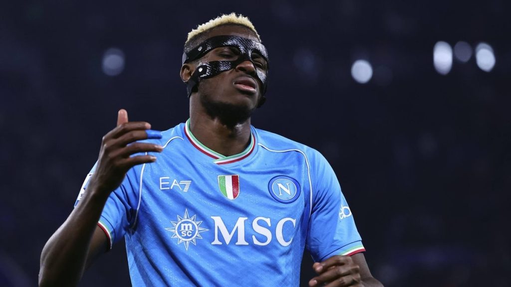 Osimhen « j&rsquo;ai été traité comme un chien par Naples »