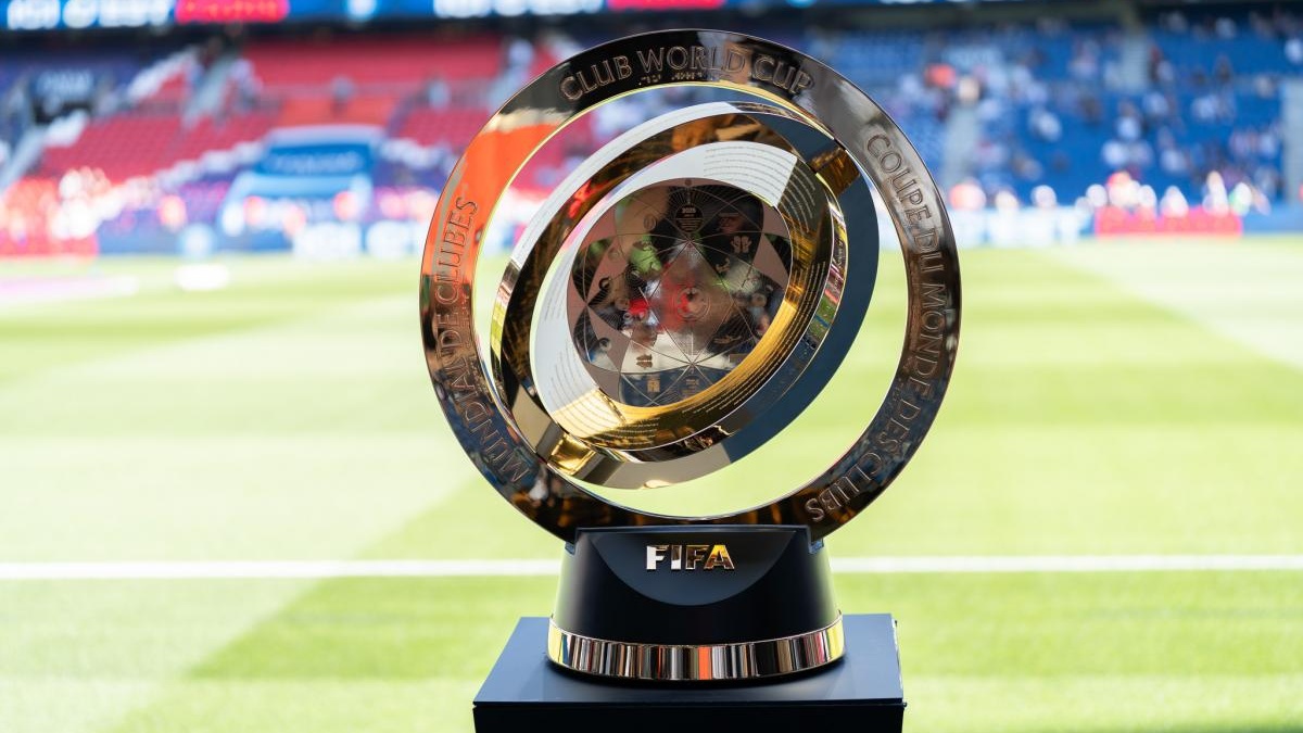 Le trophée de la Coupe du monde des clubs, symbole d’une compétition en possible mutation