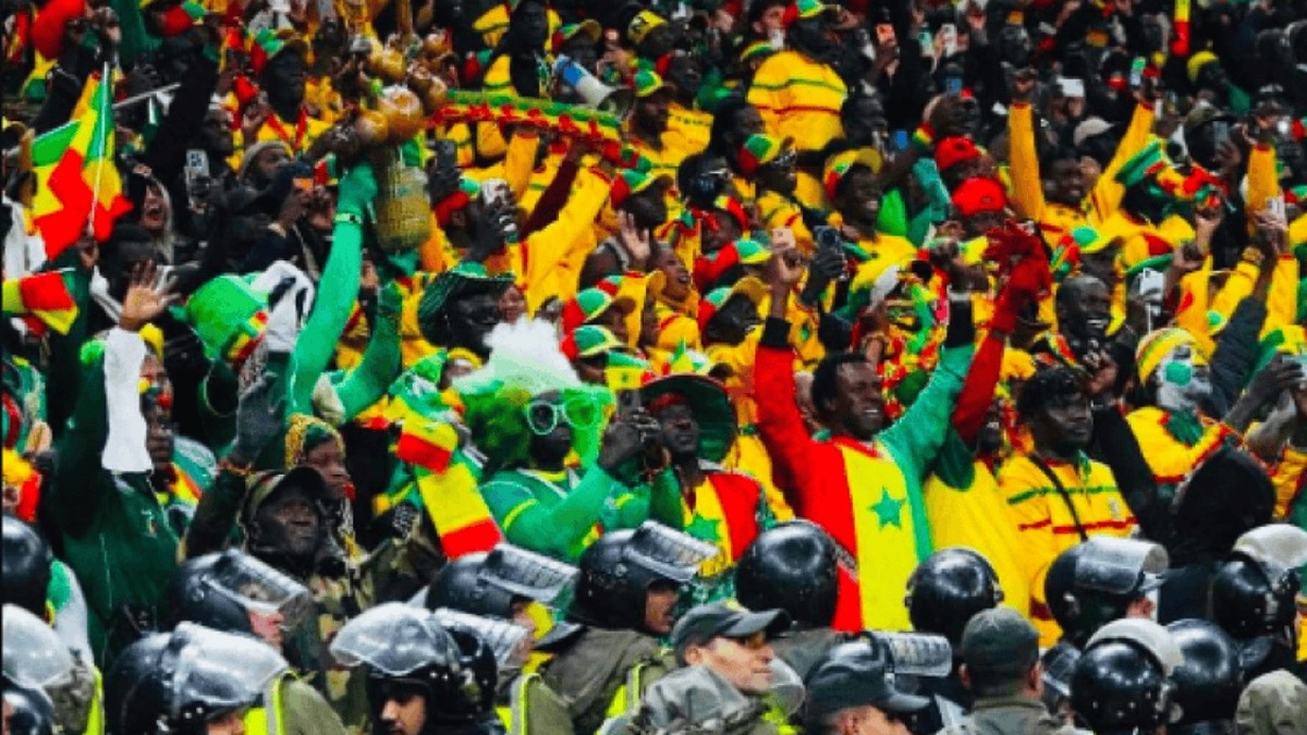 Des supporters sénégalais dans les tribunes lors d’un match de la CAN.