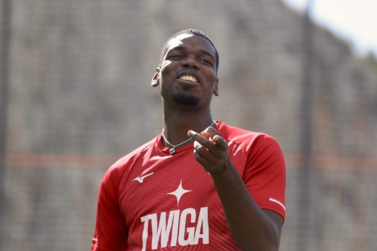 Paul Pogba en reprise sur la pelouse, ballon au pied, après plus de deux mois d’absence.