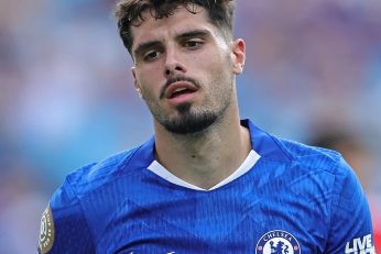 Chelsea pourrait ouvrir la porte à un départ de Pedro Neto au mercato estival. Des clubs espagnols, dont l’Atlético Madrid, se renseignent déjà.