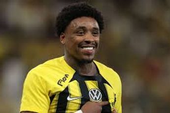 Al Ittihad veut sécuriser l’avenir de Danilo et Steven Bergwijn après un mercato mouvementé.