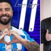 Lorenzo Insigne pose avec le maillot de Pescara après l’annonce officielle de son retour.