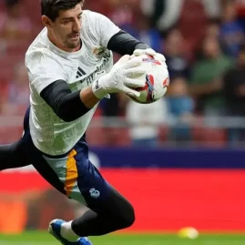 Thibaut Courtois va manquer plusieurs semaines avec le Real Madrid après une blessure musculaire.
