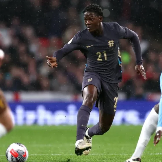 Kobbie Mainoo retrouve l’Angleterre pour la trêve de mars alors que Trent Alexander-Arnold reste à quai.