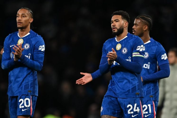 Chelsea a été sanctionné par la Premier League, mais son interdiction de recrutement pour l’équipe première reste suspendue.