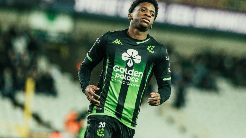 Monaco cible Nazinho pour renforcer son couloir gauche
