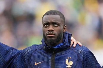 Dayot Upamecano a quitté le rassemblement des Bleus après son expulsion contre le Brésil.