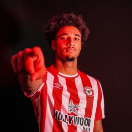 Kevin Schade attire le Bayern Munich, mais le prix fixé par Brentford complique l’opération.