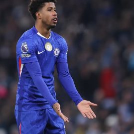 Andrey Santos attire déjà les regards, avec Manchester United en pole sur ce dossier.