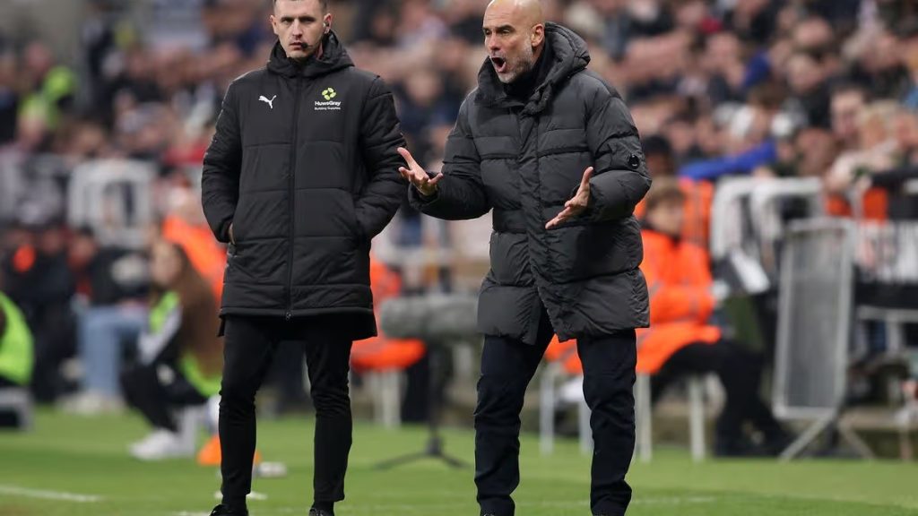 Pep Guardiola suspendu deux matchs avec Manchester City