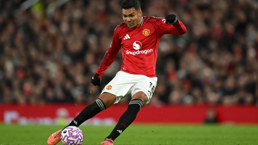 Manchester United a ciblé trois profils pour préparer l’après-Casemiro
