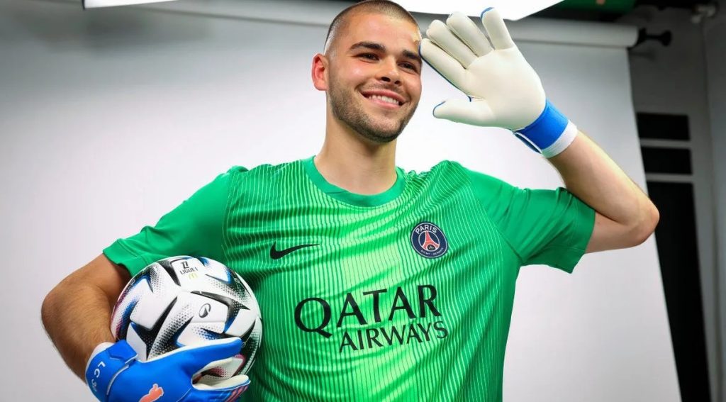 Lucas Chevalier pourrait déjà envisager un départ du PSG