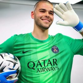 Lucas Chevalier pourrait reconsidérer son avenir au PSG s’il reste bloqué dans un rôle de numéro deux.