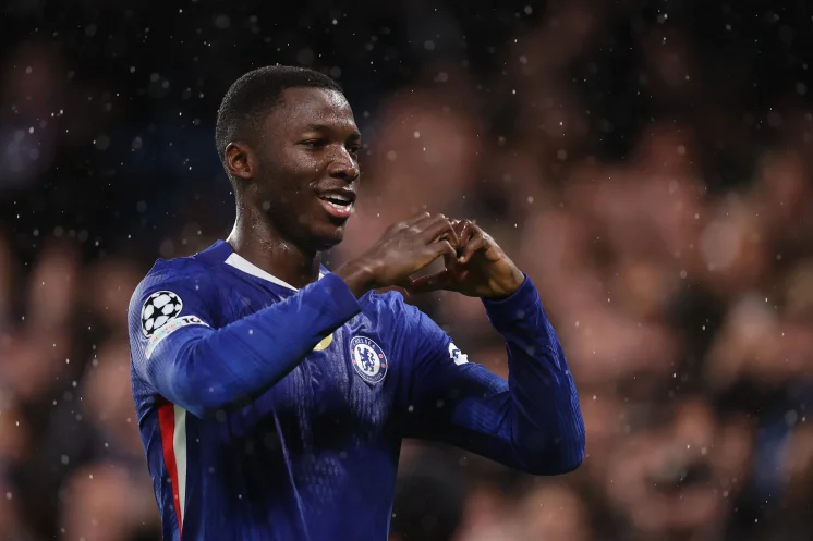 Moisés Caicedo se rapproche d’une prolongation XXL avec Chelsea, où il est désormais considéré comme un élément clé du projet.