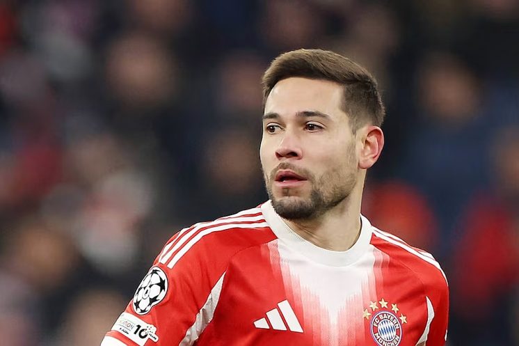 Raphaël Guerreiro quittera officiellement le Bayern Munich à la fin de la saison et sera libre de choisir son prochain club.