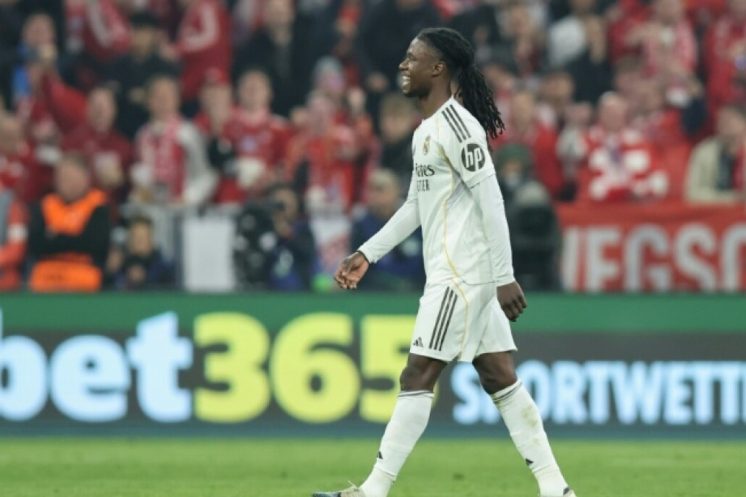 Eduardo Camavinga traverse une période compliquée entre expulsion, doutes et concurrence accrue au Real Madrid.