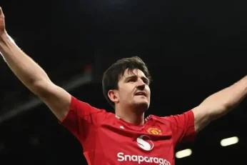 Harry Maguire sécurise ainsi son avenir à Manchester United avec un contrat prolongé jusqu’en 2027.