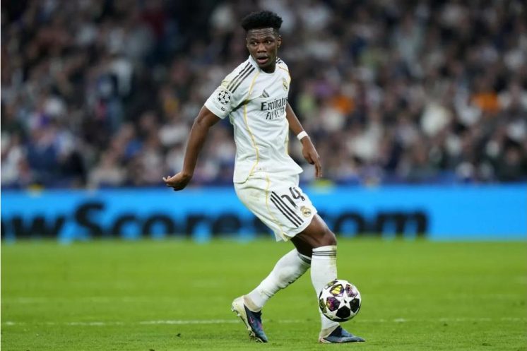 Aurélien Tchouaméni fait partie des milieux suivis par Manchester United pour le prochain mercato.